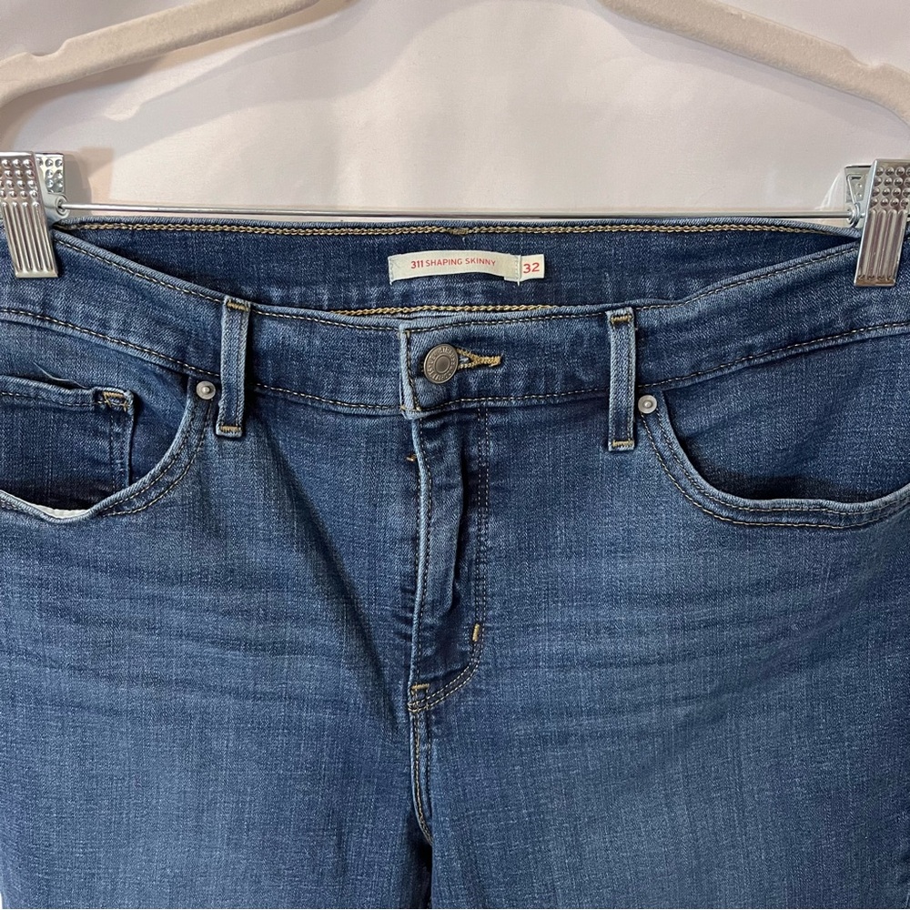 Levi’s 311 Shaping Skinny Women’s Denim Medium Wash Jeans Size 32